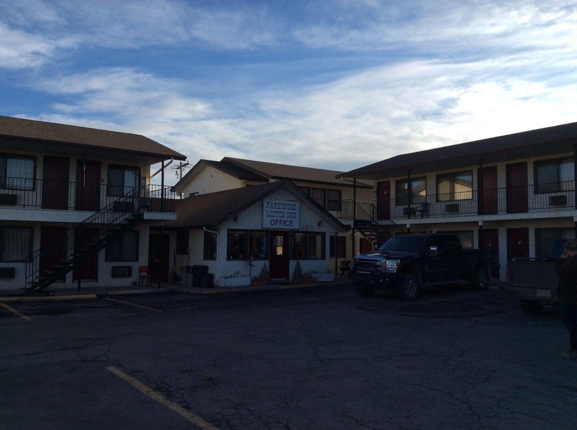 Parkwood Motor Inn Sundre Exteriér fotografie